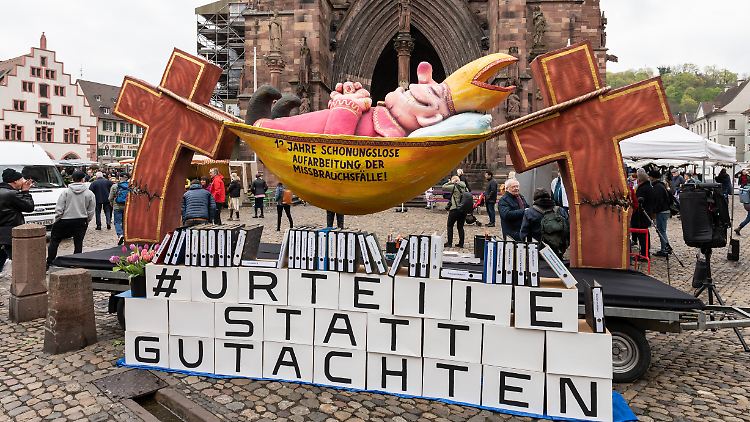 In Freiburg formulierte eine Organisation von Missbrauchsbetroffenen eine eindeutige Forderung.