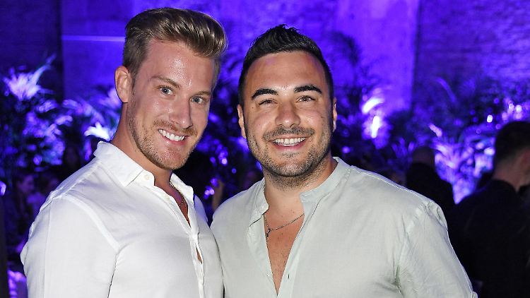 Ihre geplante Hochzeit ist abgeblasen: Lars Steinhöfel (r.) und Dominik Schmitt.