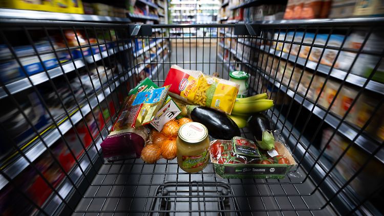 Die Preisexplosion beim Essen übertrifft die allgemeine Inflationsrate inzwischen um das Dreifache. Lieferengpässe, steigende Produktionskosten oder Arbeitskräftemangel allein können diesen Anstieg nicht mehr erklären.