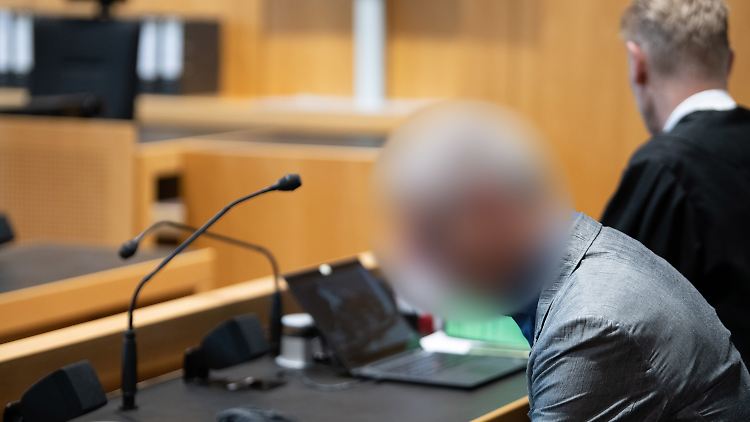 Inzwischen ist der Arzt in Rente und hat seine Approbation zurückgegeben.