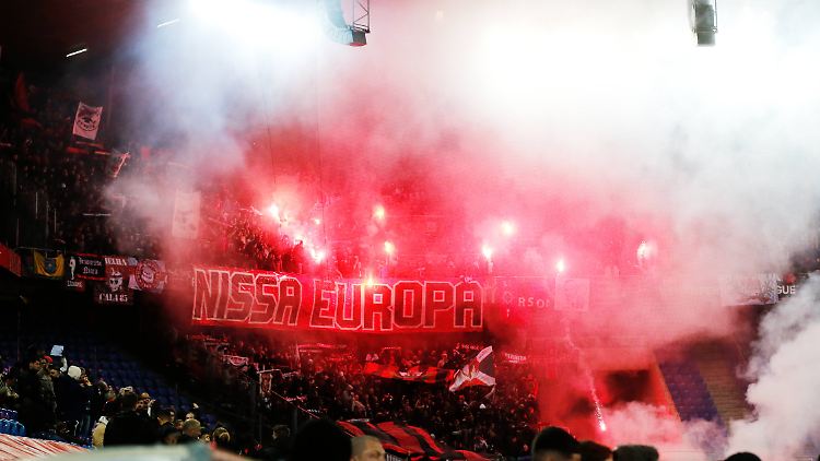 Nizzas Fans beim Hinspiel in Basel.
