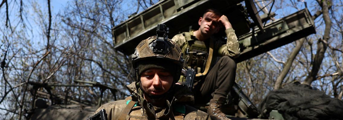 2023-04-16T143639Z_1715077711_RC2MF0A1VD3Z_RTRMADP_3_UKRAINE-CRISIS-EASTER-EAST.JPG