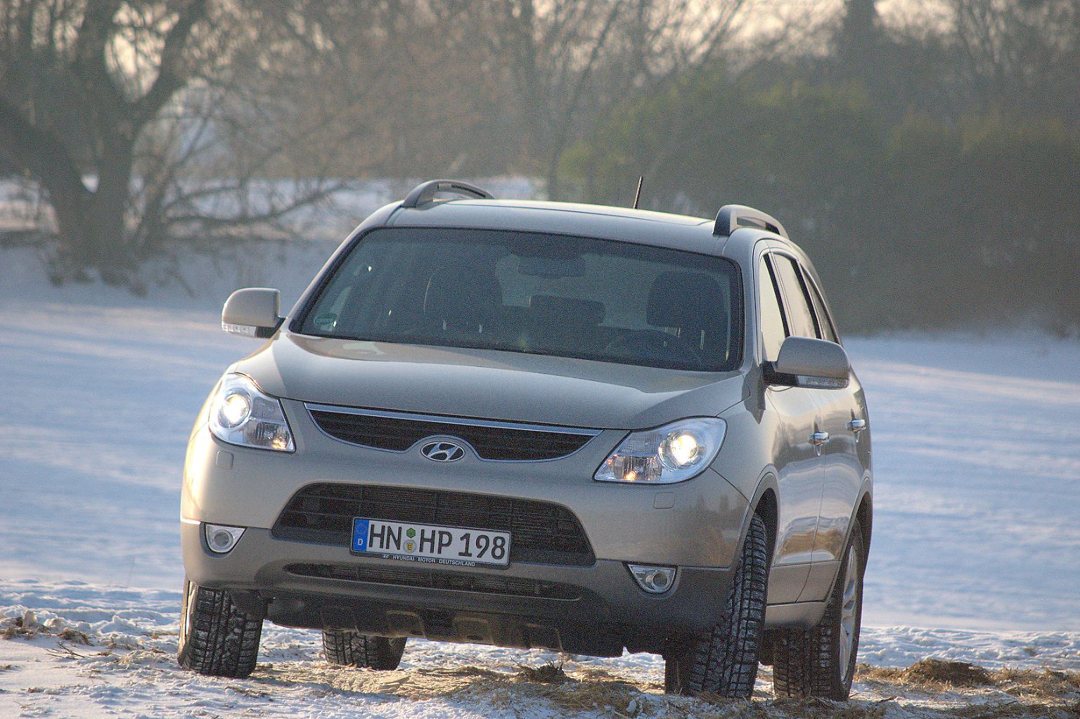 Veracruz oder in Europa iX55 - Hyundai zeigt bei seinem größten SUV, was alles an Technik im Regal steht. 