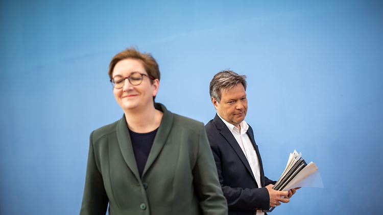 Geywitz und Habeck waren sichtbar erleichtert über den Kabinettsbeschluss.