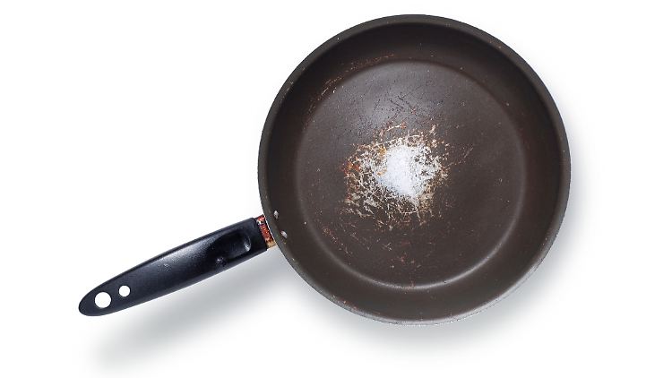 In beschichteten Pfannen können Chemikalien mit gesundheitsbedenklichen Eigenschaften enthalten sein.