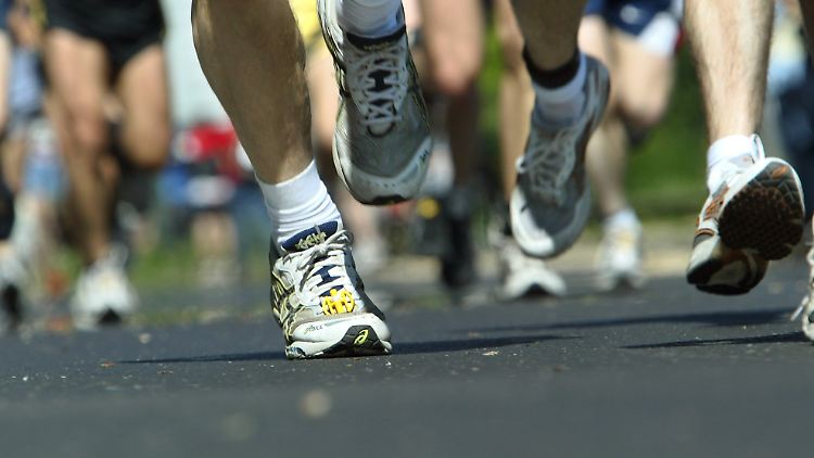 Beim Ultra-Marathon von Manchester nach Liverpool kam es zu einem skurrilen Vorfall.