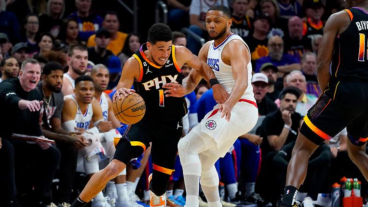 Devin Booker war mit 38 Punkten bester Mann auf dem Parkett.