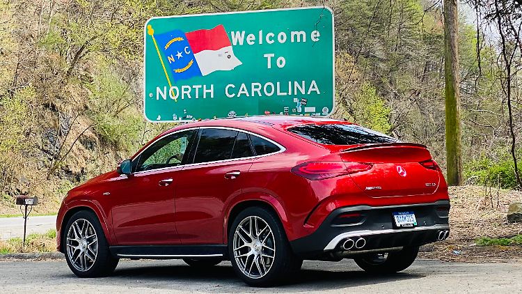 Kleiner Roadtrip gefällig? Mit dem Mercedes GLE Coupé machen lange Reisen mächtig Spaß.