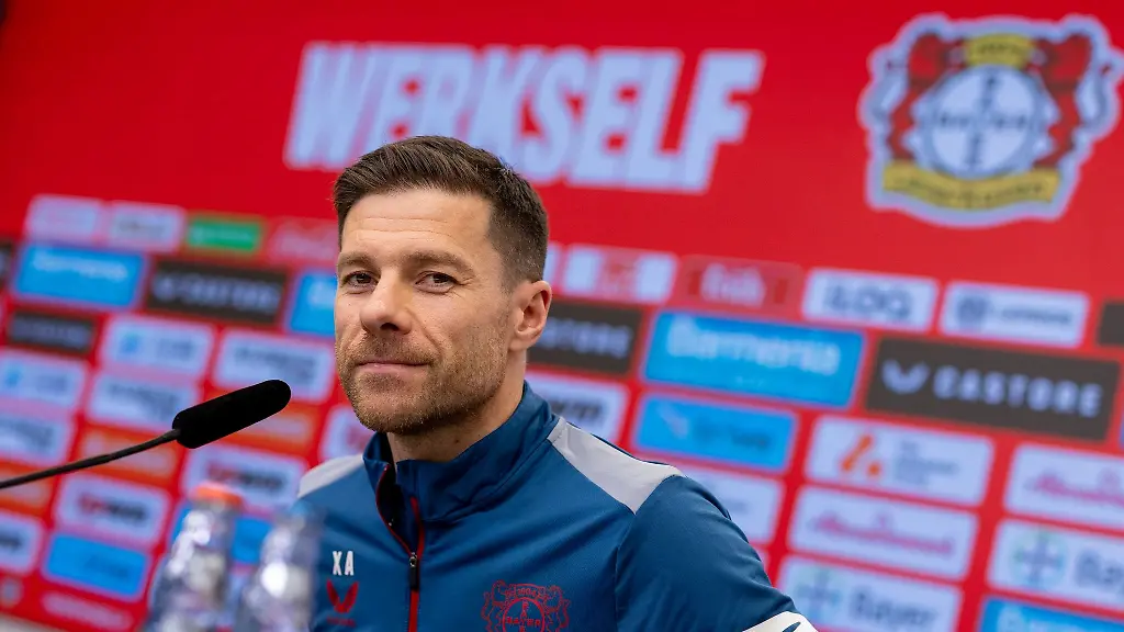 Trainer-Xabi-Alonso-hat-sich-fuer-einen-Verbleib-in-Leverkusen-entschieden