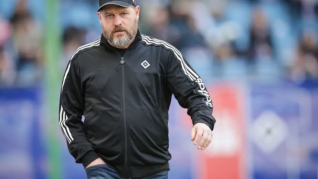 Hamburgs-Trainer-Steffen-Baumgart-vor-dem-Spiel-Der-HSV-traf-auf-Viborg