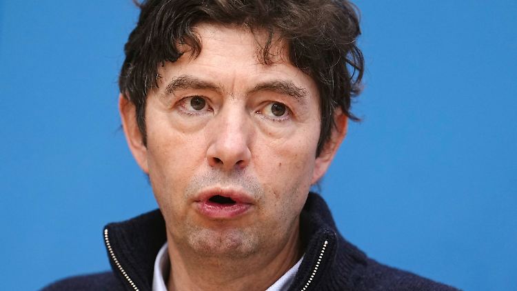 Bei der Vogelgrippe "braue sich was zusammen", sagte Christian Drosten, Direktor des Instituts für Virologie an der Charité Berlin.