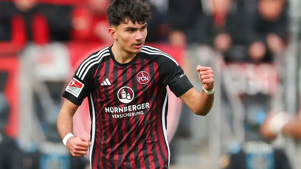 Der-Nuernberger-Can-Yilmaz-Uzun-jubelt-ueber-seinen-Treffer-zum-1-1