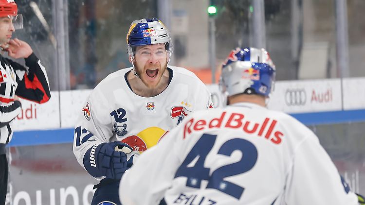 Ben Smith jubelt nach seinem Tor zum 1:0.