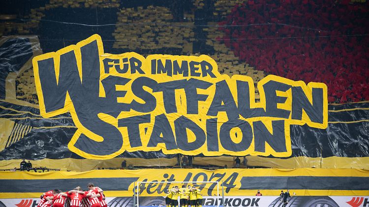 Seit 1974 spielt der BVB im Westfalenstadion, das seit 2005 einen anderen Namen trägt. 