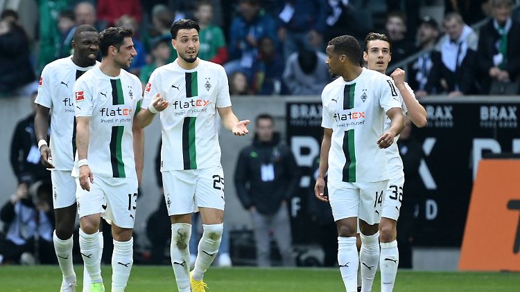 Marcus Thuram, Lars Stindl und Ramy Bensebaini (von links) verlassen Borussia Mönchengladbach am Ende der Saison. Alassane Plea und Florian Neuhaus sollen bleiben.
