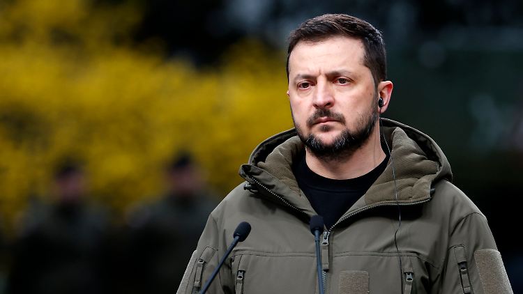 Härtere Sanktionen werden den Krieg schneller beenden, sagt Selenskyj.