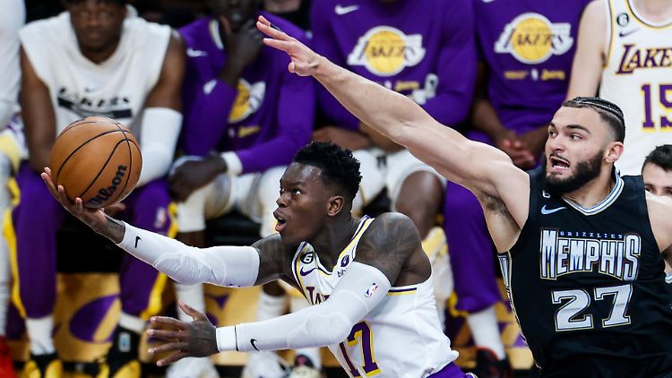 Dennis Schröder zieht zum Korb.
