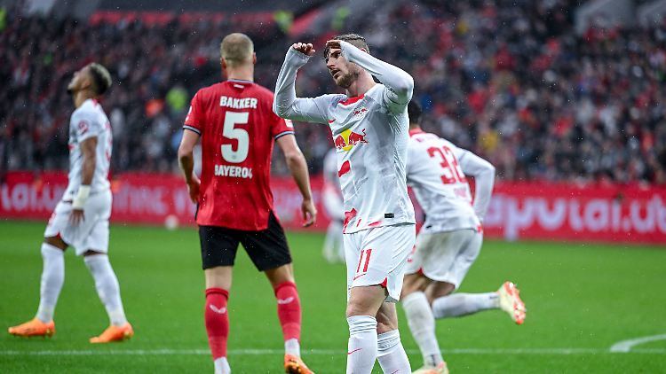 Timo Werner und seine Leipziger kassierten in Leverkusen einen Rückschlag im Kampf um einen Platz in der Champions League.