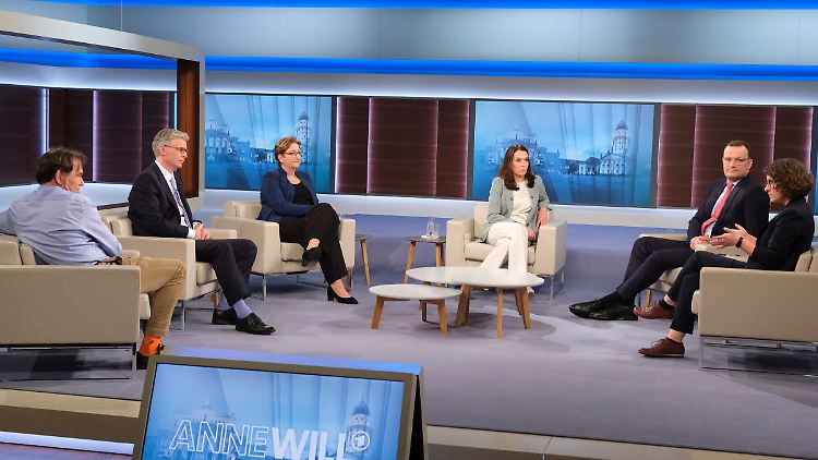 Der Start des Gesetzes solle um ein Jahr verschoben werden, forderte Spahn bei "Anne Will".