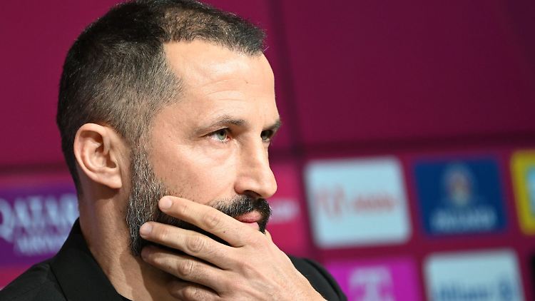 Bayerns Sportvorstand Hasan Salihamidzic steht mächtig unter Druck und ist umso erleichterter, dass es sportlich wieder besser läuft.