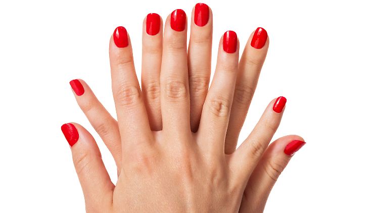 Bei dem Test achtete Warentest zu gleichen Teilen auf die Anwendung und die kosmetischen Eigenschaften der Nagellacke.