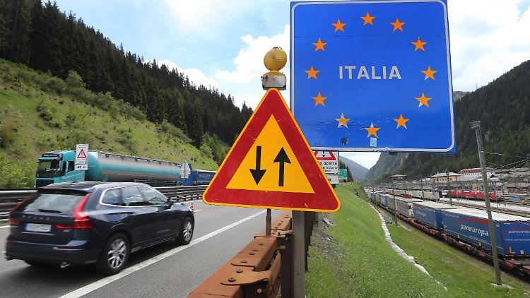 In Italien sind die meisten Autobahnen gebührenpflichtig - die Maut wird nach der gefahrenen Strecke berechnet.