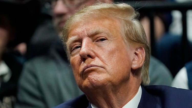 Der Zivilprozess wegen eines Vergewaltigungsvorwurfs gegen den ehemaligen US-Präsidenten Donald Trump beginnt.