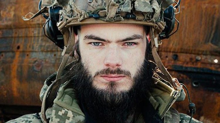 Panzergrenadier Jonas Kratzenberg kämpfte in der Ukraine und schrieb darüber das Buch "Schützenhilfe".
