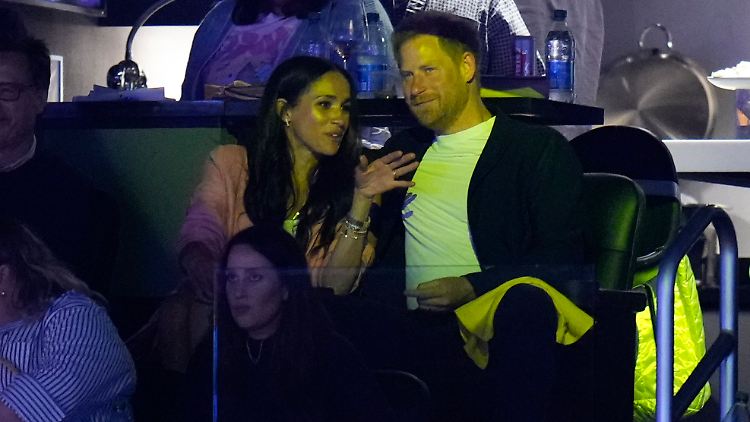 Besuchten gemeinsam ein Basketballspiel: Prinz Harry und Herzogin Meghan.