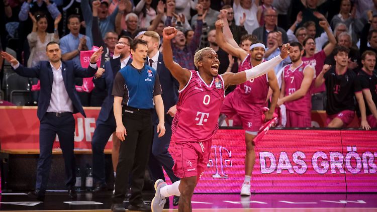 Die BBL wird von Magenta dominiert. TJ Shorts findet's super. 
