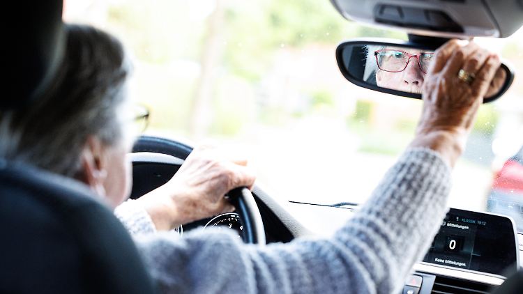 Experten halten die Einführung von verpflichtenden Tauglichkeitstests für Senioren in Deutschland für sehr unwahrscheinlich. 