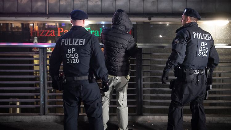 Eine zentrale Aufgabe der Bundespolizei ist die Kriminalitätsbekämpfung.