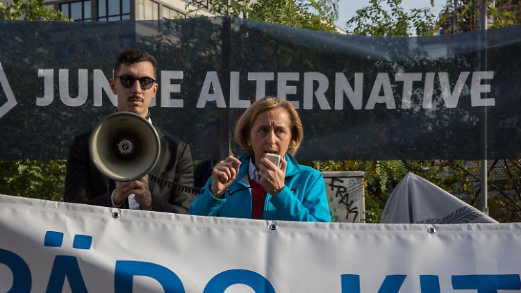 Die AfD-Bundestagsabgeordnete Beatrix von Storch im Oktober 2022 bei einer Demonstration der "Jungen Alternative".