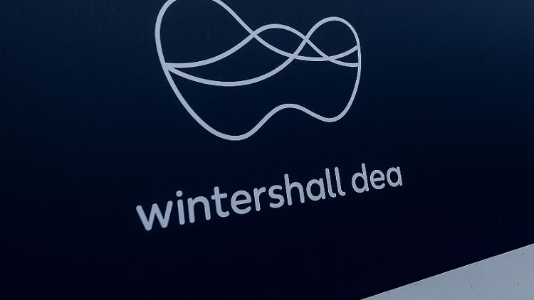 Das Aus in Russland sowie deutliche niedrigere Öl- und Gaspreise als noch im Vorjahr sorgten bei Wintershall Dea im ersten Quartal für einen deutlichen Ergebnisrückgang.