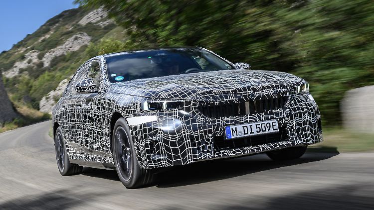 So macht ein BMW Spaß: Wenn er mit Schmackes um die Kurve fährt. Feinschliff an Fahrwerk und Plattform garantiert eine hohe Querperformance, aber bürgt auch für Komfort.