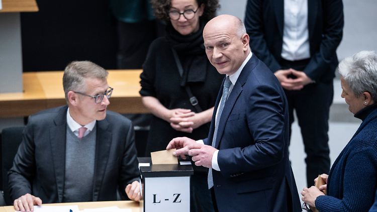 Kai Wegner erhielt im ersten Wahlgang 71 Ja- und 86 Nein-Stimmen.