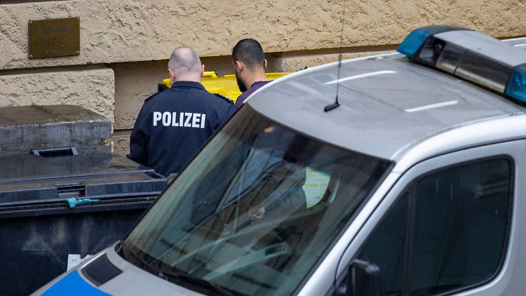 Der Tatverdächtige von Duisburg soll nicht nur vier Menschen schwer verletzt, sondern einen weiteren Menschen getötet haben.
