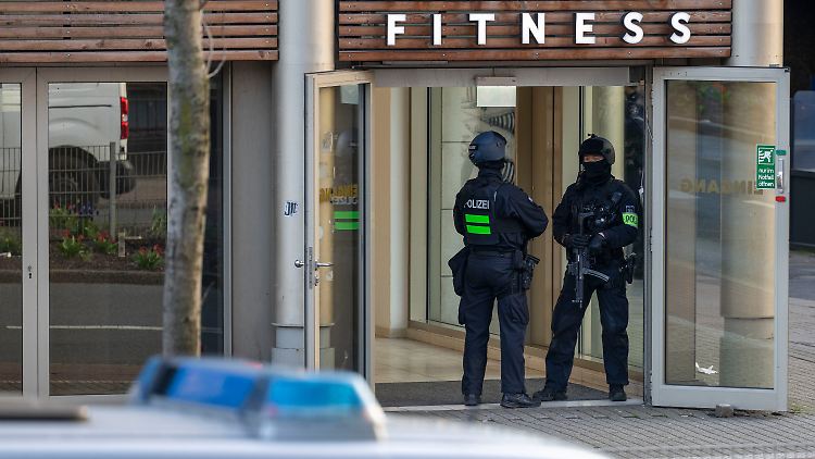 In diesem Duisburger Fitnessstudio soll der Verdächtige wahllos auf vier Männer eingestochen haben.