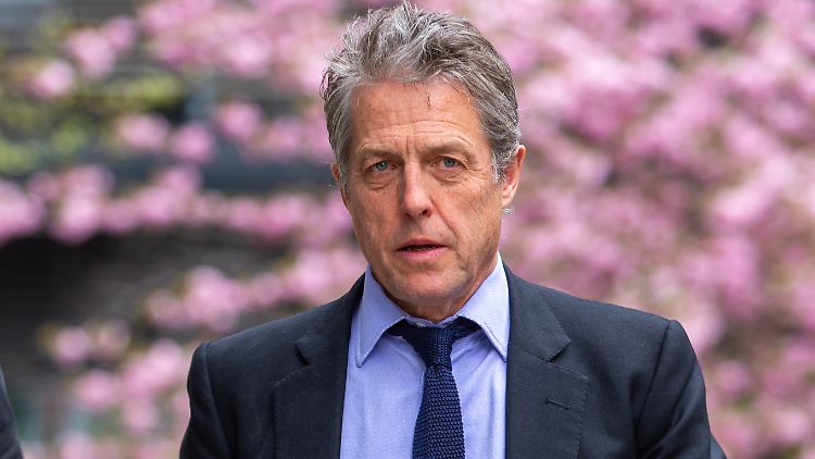 Auf dem Weg zum Gericht: Hugh Grant.