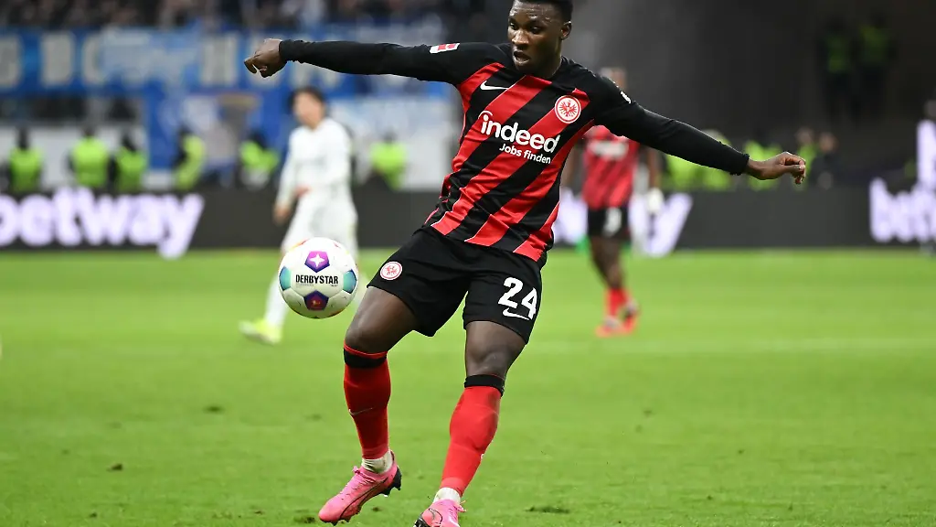 Aurelio-Buta-in-Aktion-im-Deutsche-Bank-Park