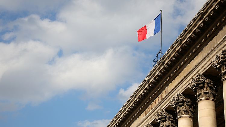 Fitch nimmt Frankreichs Staatsschulden zum Anlass für eine Herabstufung  der Bewertung.