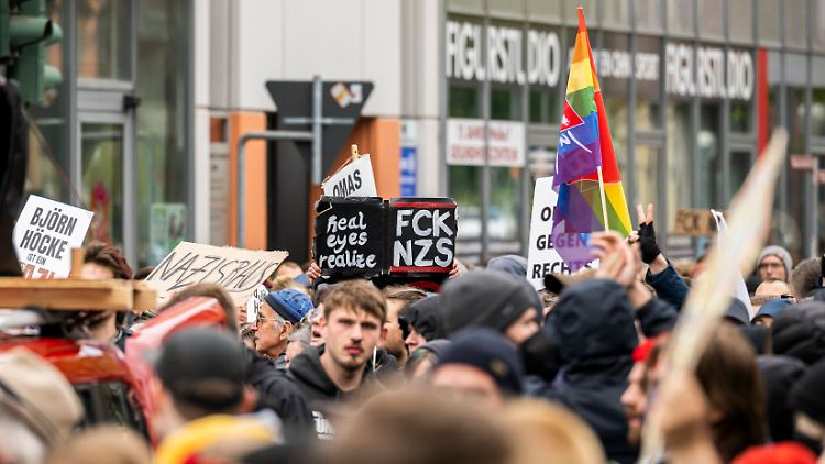 Laut Polizei kamen rund 800 Gegendemonstration zur AfD-Kundgebung. 