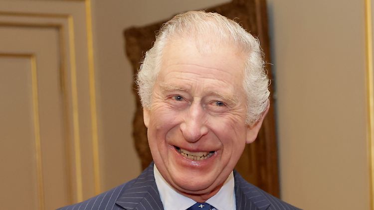 Charles könnte für seine Krönung angeblich ein Outfit wählen, das gegen die bisherige royale Tradition verstößt.