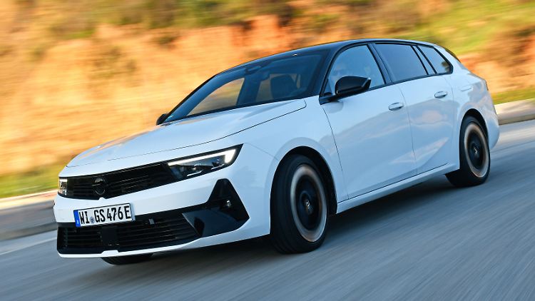 Opel bietet den Astra Kombi auch als GSe-Modell an.