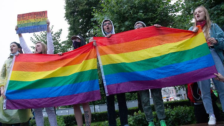 Die Regenbogenflagge ist bei der politischen Führung Russlands nicht gern gesehen.