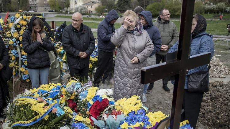 Auch ukrainische Familien haben mittlerweile viele Opfer zu beklagen.