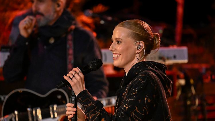 In der zweiten Tauschkonzert-Folge steht die Songwriterin LEA im Mittelpunkt des Geschehens.