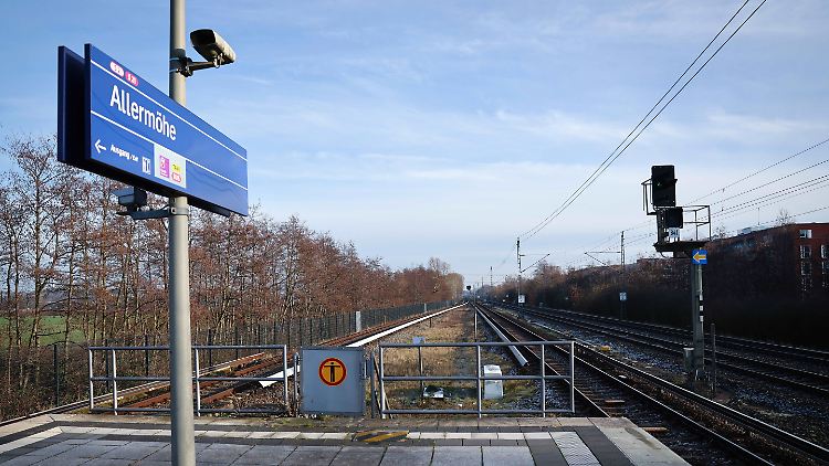 Die Zwillinge wollten in letzter Sekunde durch einen Notausstieg die Gleise verlassen.