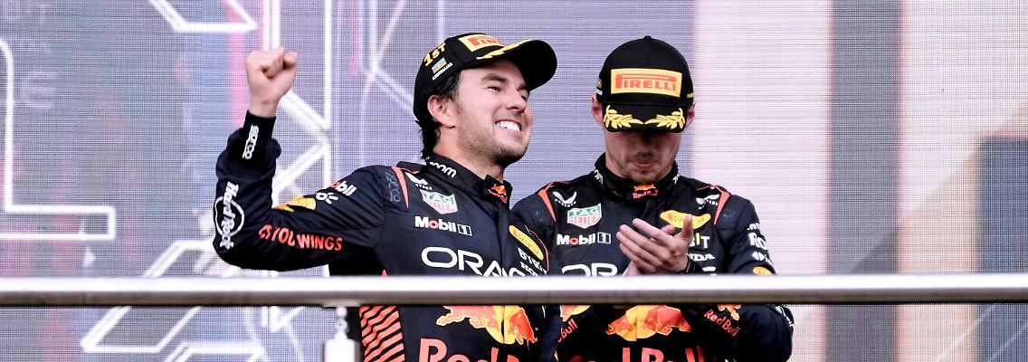 Sergio Pérez bejubelt seinen zweiten GP-Sieg in Aserbaidschan.