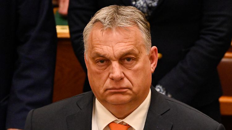 Ungarns Premier Orban will bisher von der EU eingefrorenes Geld zurückholen. Ein erster Schritt wurde im Parlament dazu gemacht. 